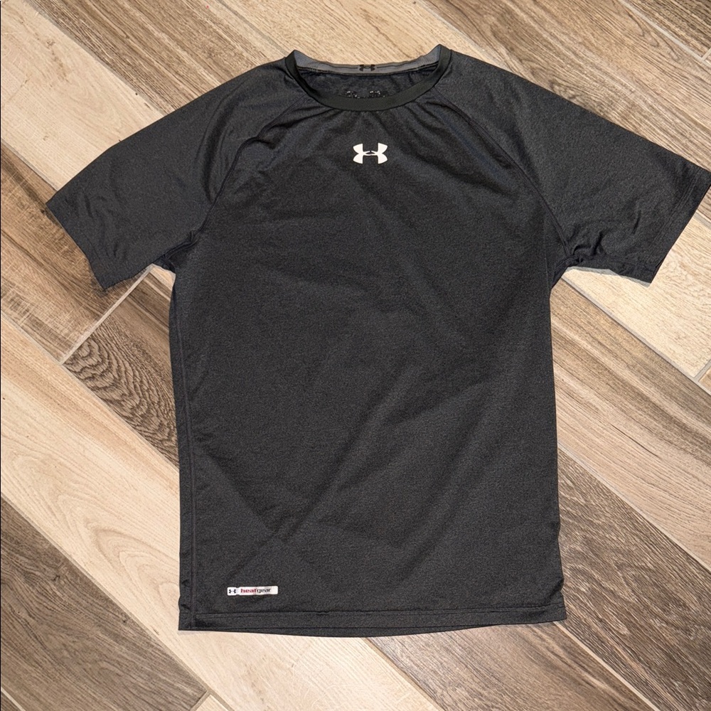 Under Armour Men's Charcoal Athletic Tee Heat Gear Sz L EUC